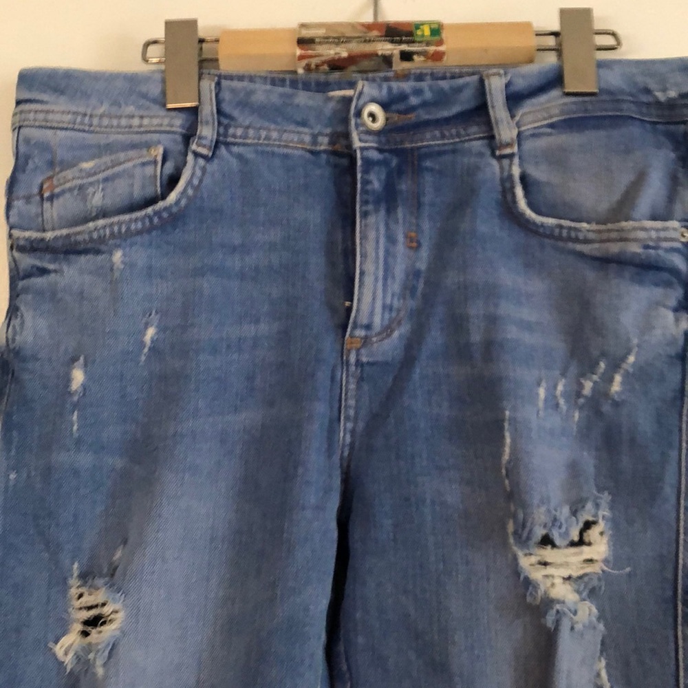 Zara distressed jeans with frayed hem any two zara pants for 10 2/10